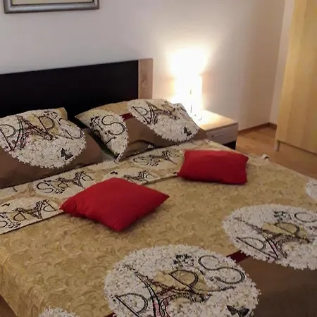 14993b Apartment